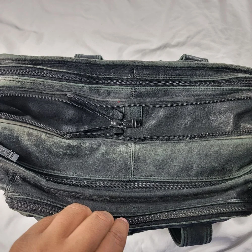 Tumi Alpha Black Leather Expandable Organizer Briefcase Bag Casual Travel Work